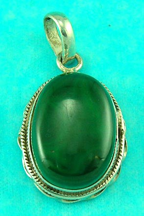 making supply online wholesale jewelry shop delivers precious malachite charm pendant in round shape 