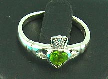 online beauty jewelry store delivers king heart style ring with gemstone inlaid, great for anniversary gifts!    